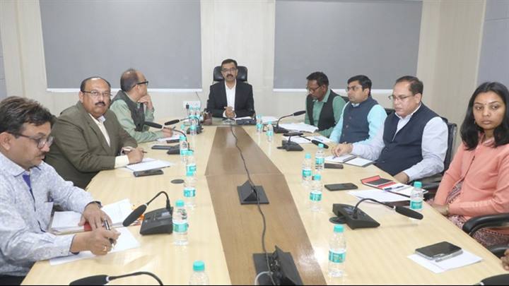 1500 से अधिक मतदाता संख्या वाले मतदान केंद्रों पर सहायक मतदान केंद्र बनाए जाने का जल्द भेजें प्रस्ताव: मुख्य निर्वाचन पदाधिकारी श्री अनुपम राजन
